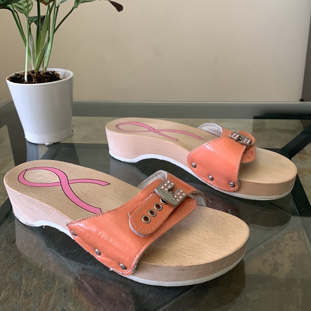 DR.SCHOLL’S Breast Cancer Awareness Original Clog Sandals